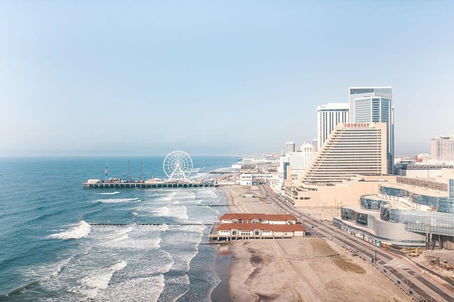 2Br 3Ba Beachfront Rental In Town Cozysuites Atlantic City Exteriör bild